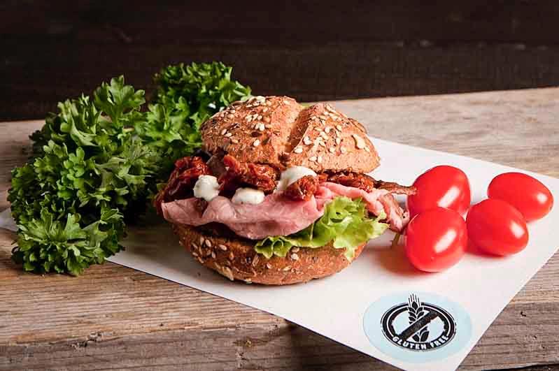 Glutenvrij broodje sunny roastbeef